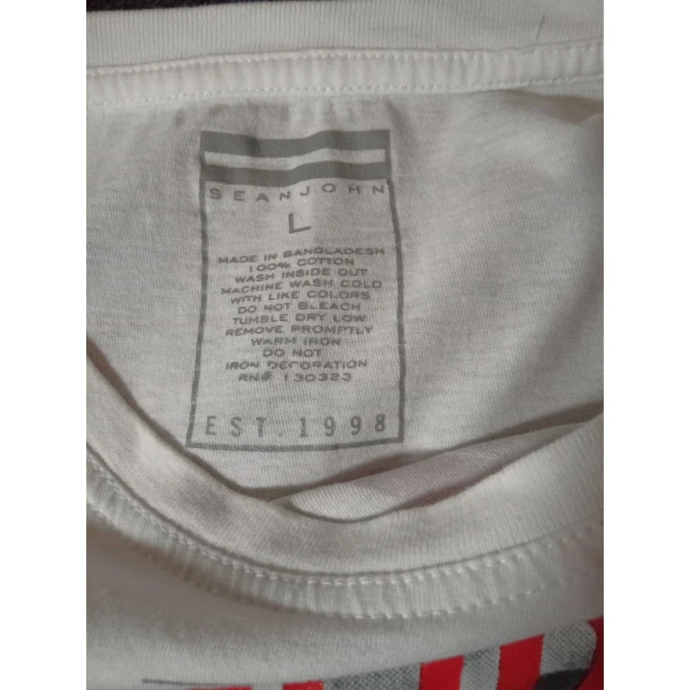 Sean John Men's short sleeve shirt W/ graphic logo - Picture 3 of 3
